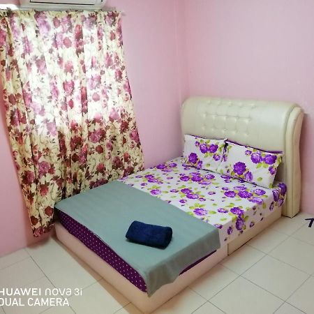 Layla Inn Бату Пахат Екстериор снимка