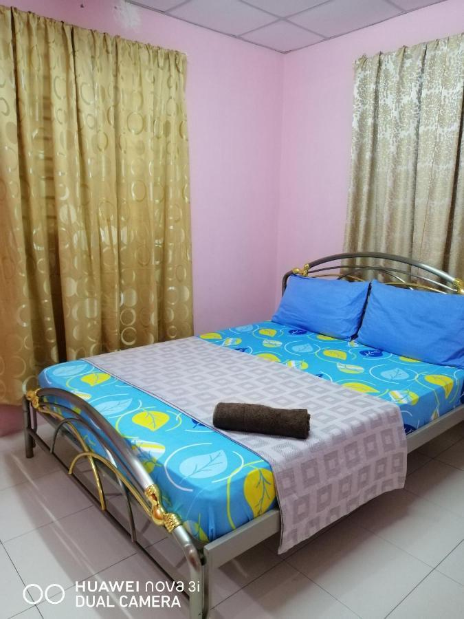 Layla Inn Бату Пахат Екстериор снимка